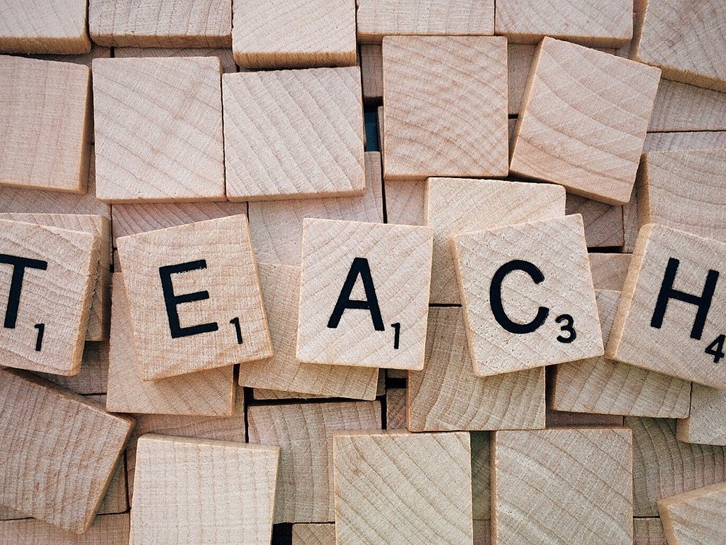 Dekobild: Scrabble-Wort "teach"
